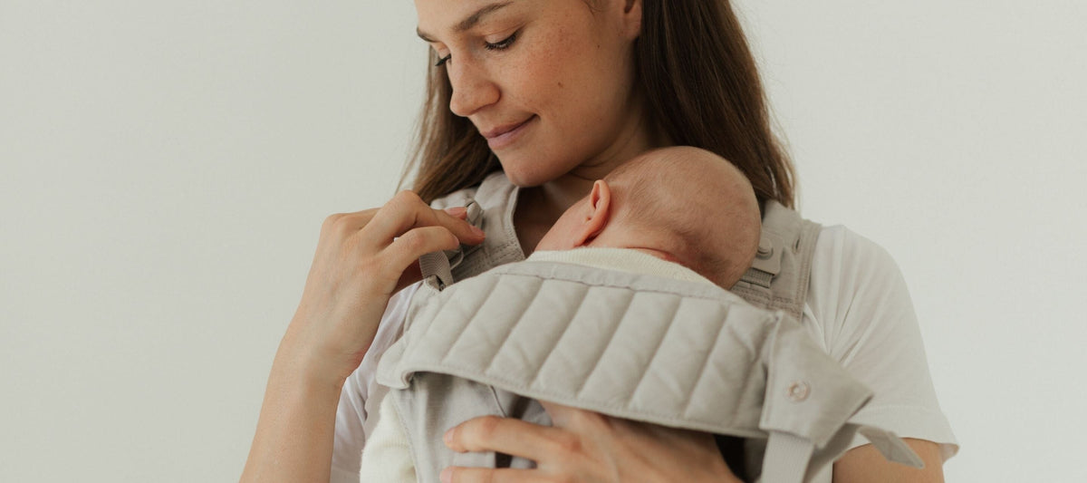 Babytrage richtig anlegen – so funktioniert’s
