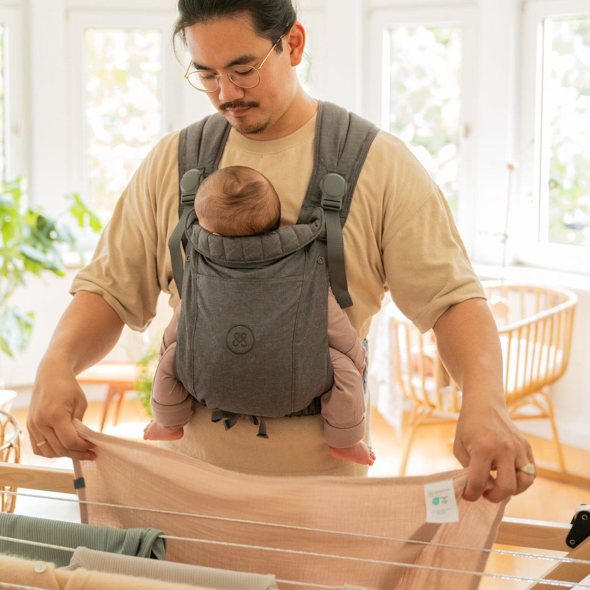 Premium Babytrage | Essential Grau