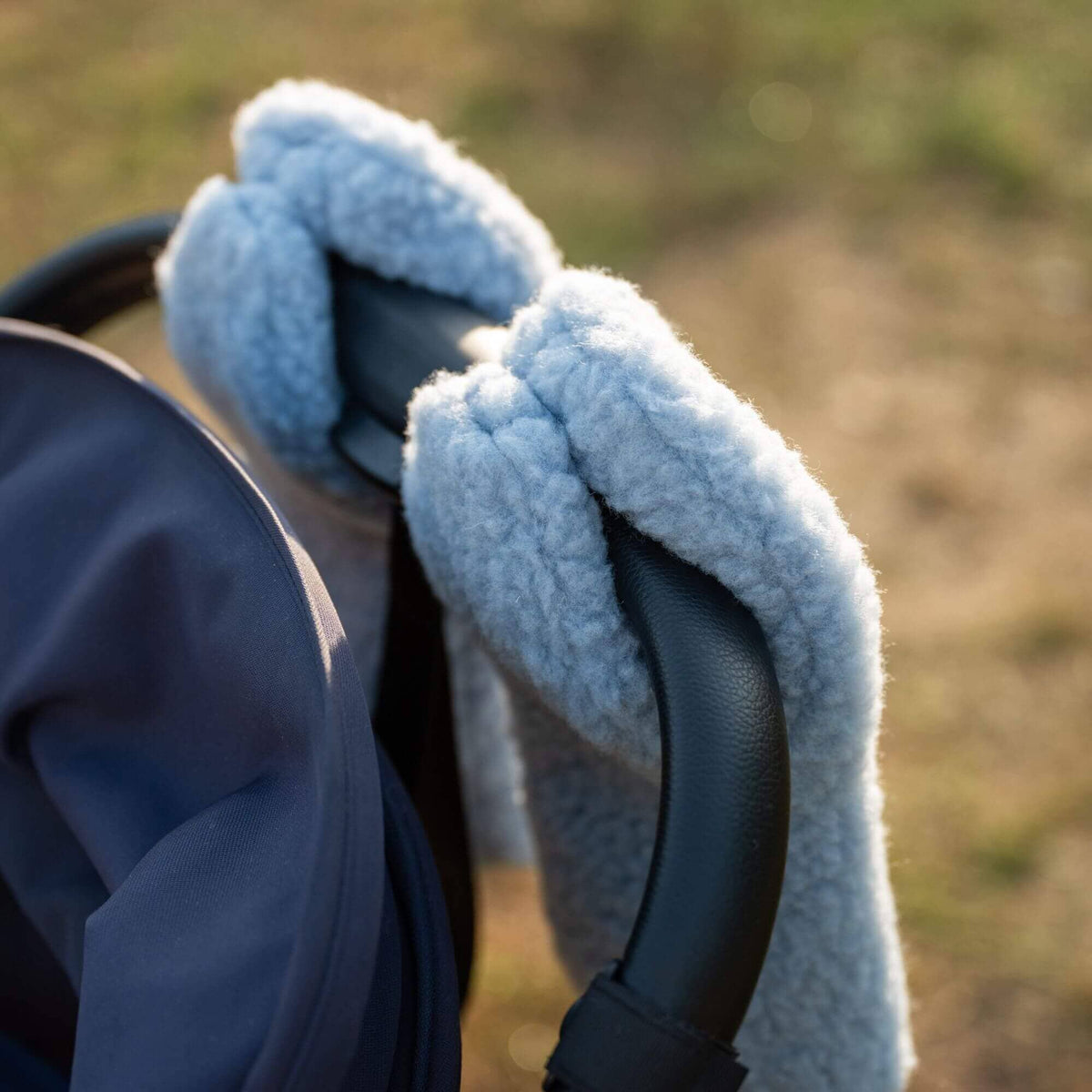 Kinderwagenhandschuhe aus Merinowolle | Essential Ice Blue